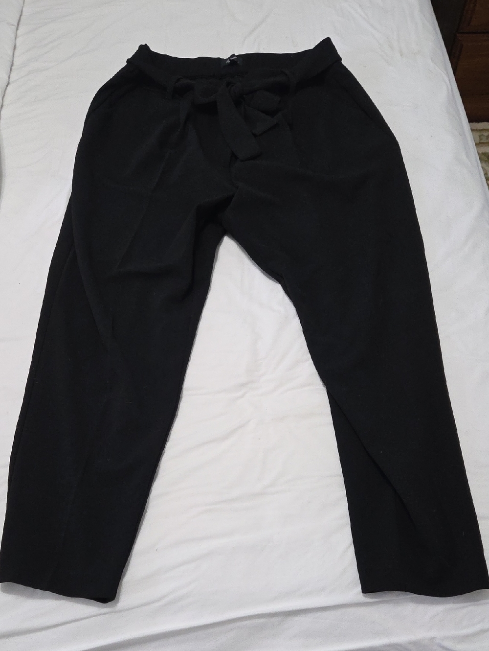 Reitmans Black Tie-Waist Tapered Pants